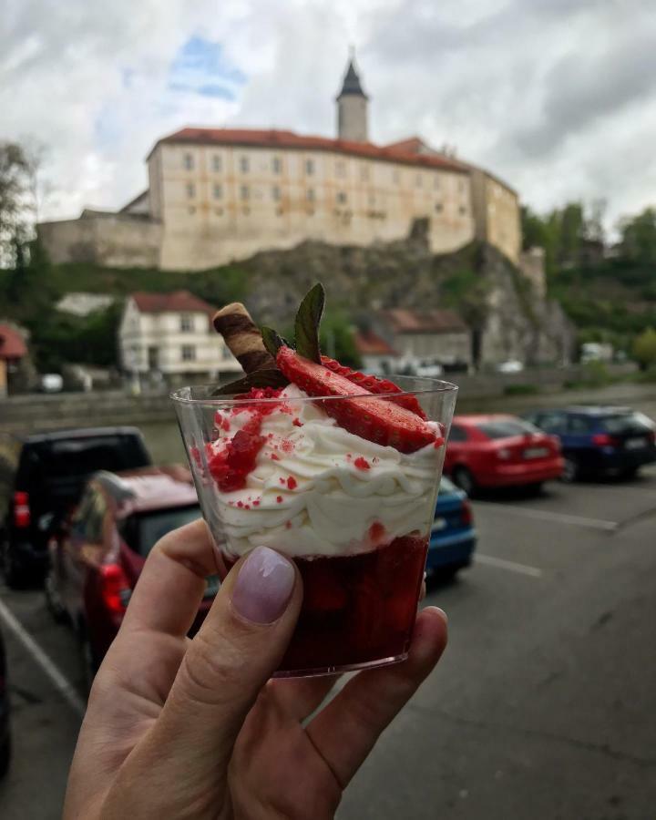 Penzion A Restaurace U Reky Ledeč nad Sázavou Bagian luar foto
