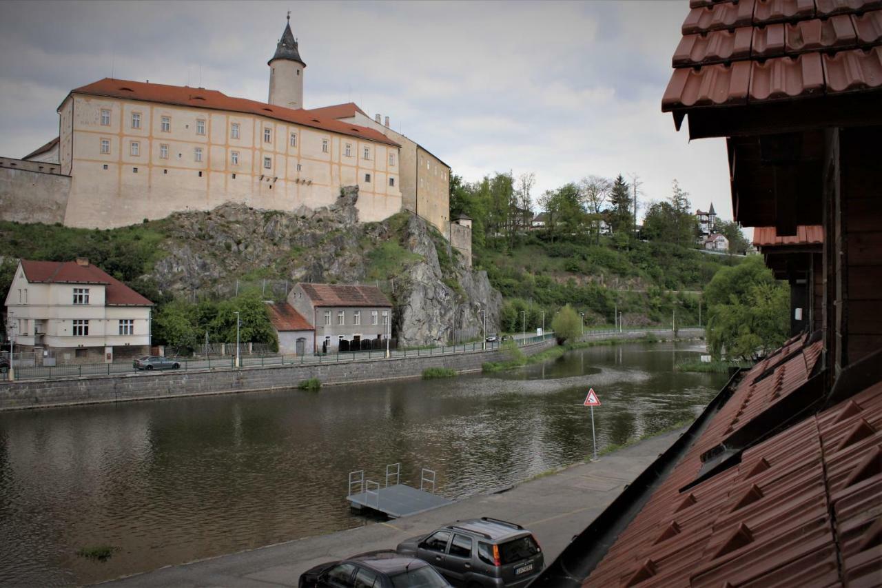 Penzion A Restaurace U Reky Hotel Ledeč nad Sázavou Bagian luar foto