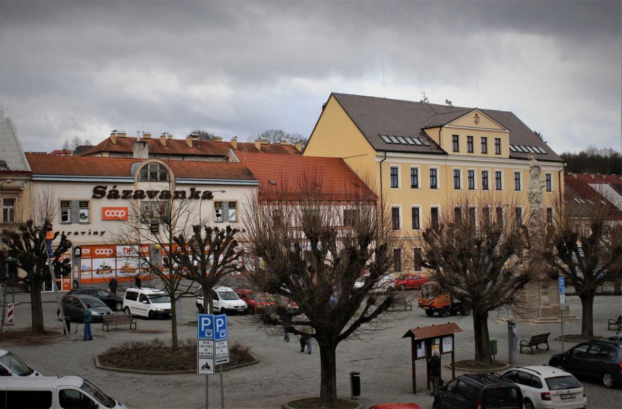 Penzion A Restaurace U Reky Hotel Ledeč nad Sázavou Bagian luar foto